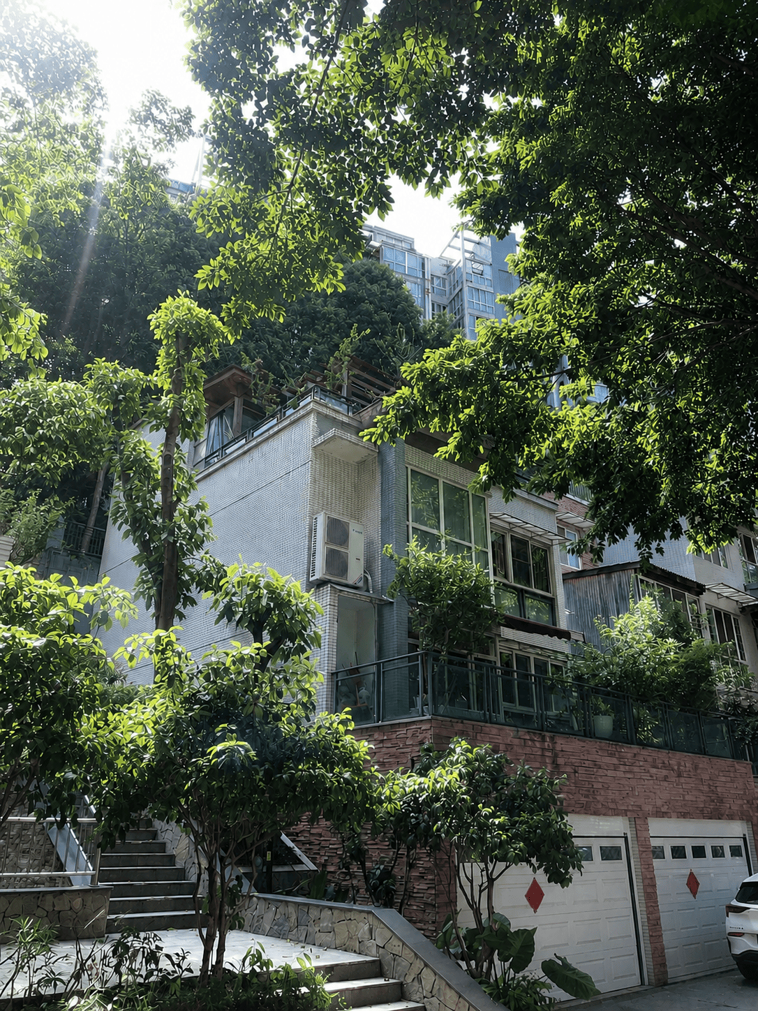 大渡口岛居岁月从容升级：小小岛老别墅加装蒂升悦行款电梯
